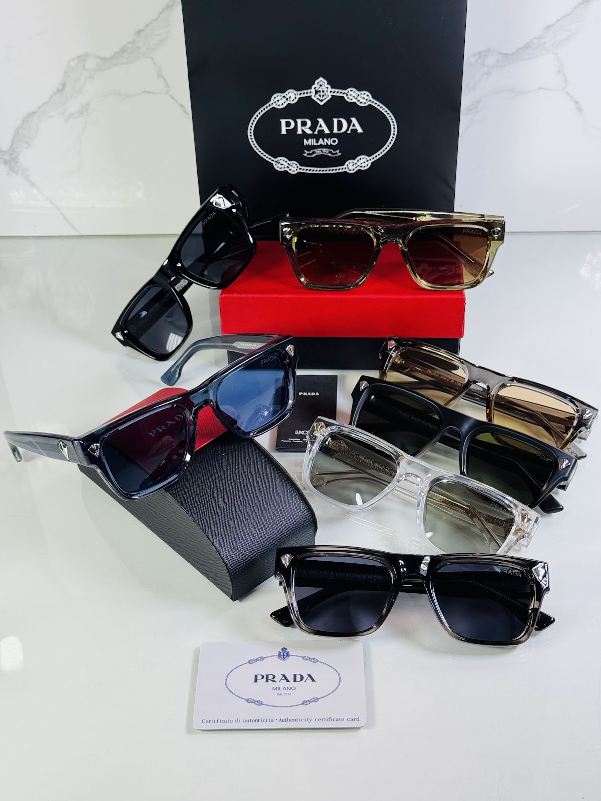 Lentes PRADA — Ref. LF-L227-0145 con el packaging mostrado en la fotografía