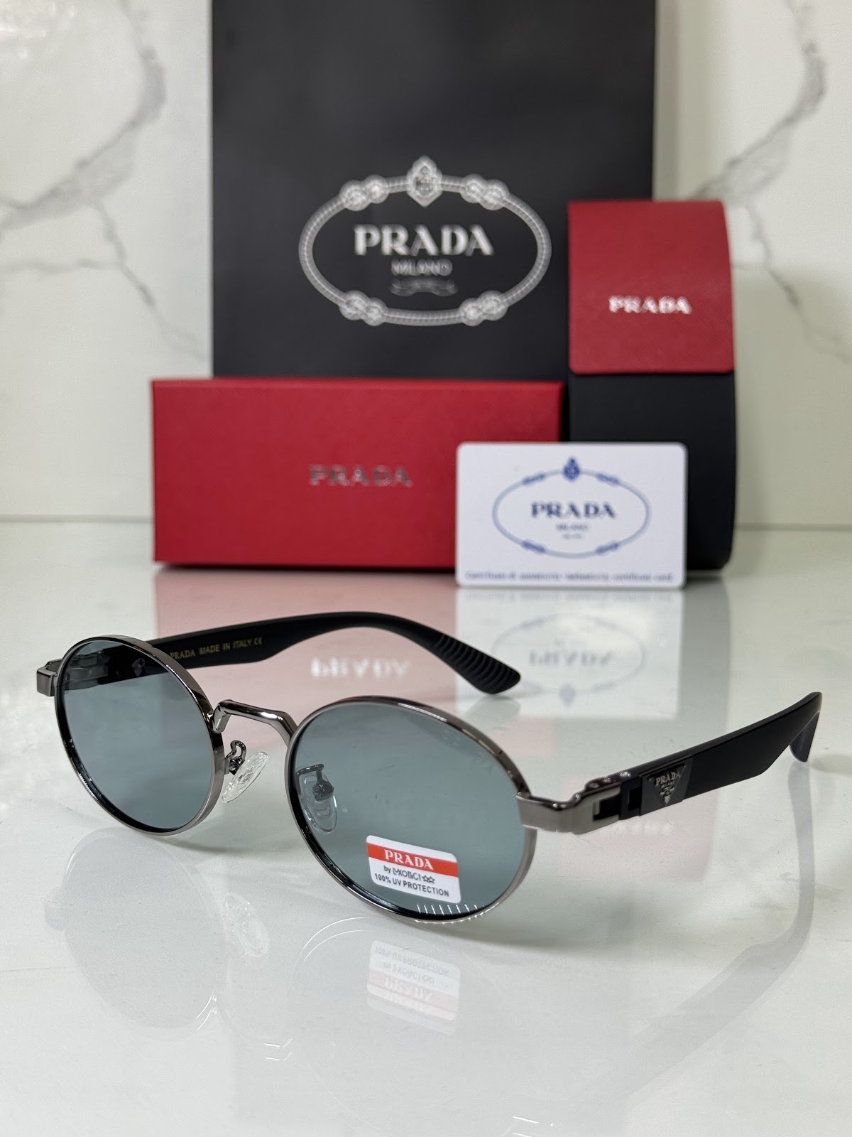 Lentes PRADA — Ref. LF-L227-0150 con el packaging mostrado en la fotografía
