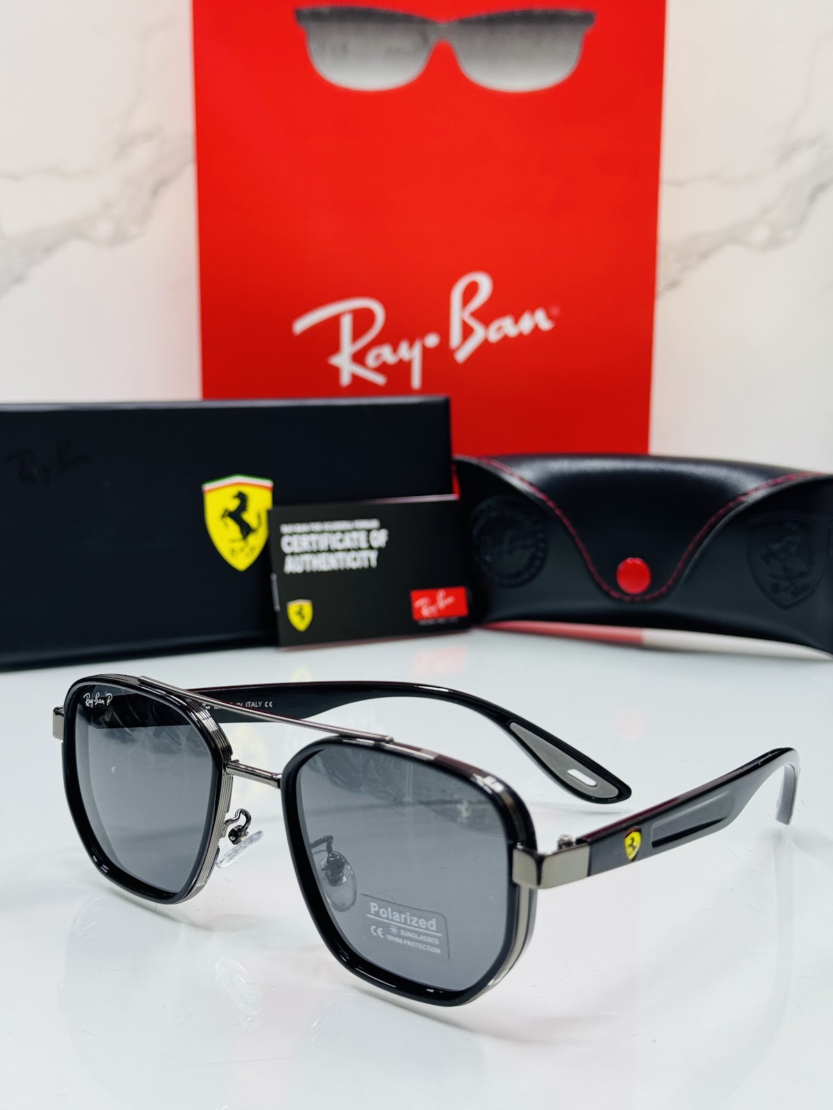 Lentes RAY-BAN — Ref. LF-L217-0006 con el packaging mostrado en la fotografía
