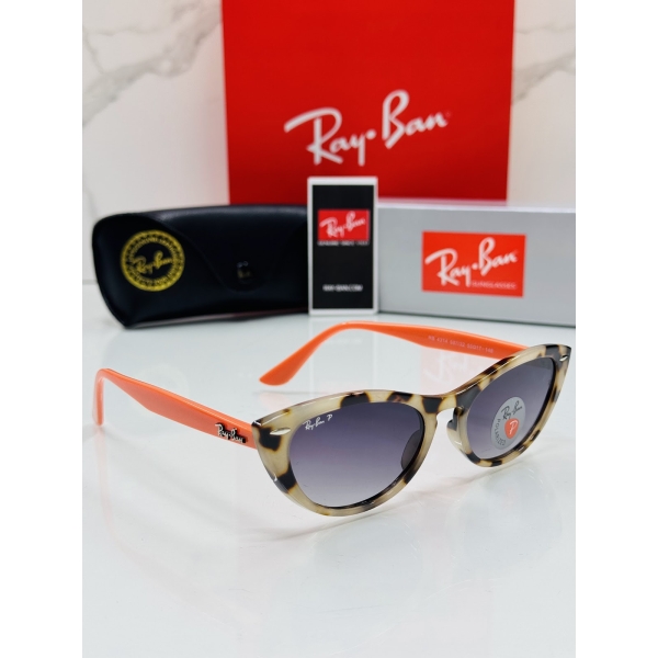 Lentes RAY-BAN — Ref. LF-L217-0015 con el packaging mostrado en la fotografía
