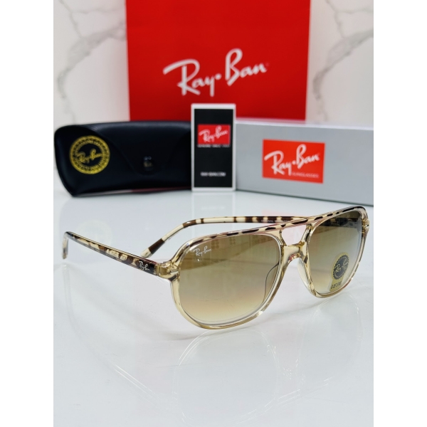 Lentes RAY-BAN — Ref. LF-L217-0016 con el packaging mostrado en la fotografía