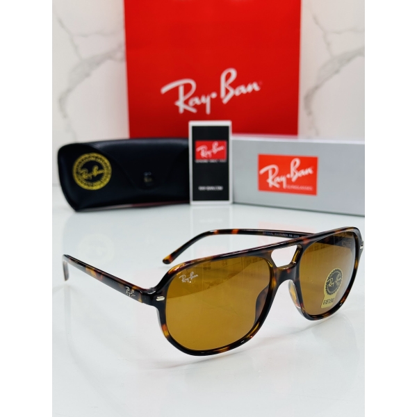 Lentes RAY-BAN — Ref. LF-L217-0018 con el packaging mostrado en la fotografía