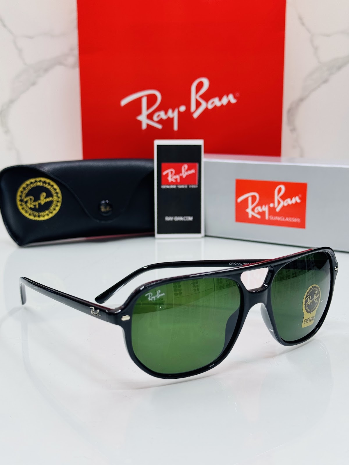 Lentes RAY-BAN — Ref. LF-L217-0022 con el packaging mostrado en la fotografía