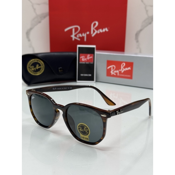 Lentes RAY-BAN — Ref. LF-L217-0027 con el packaging mostrado en la fotografía