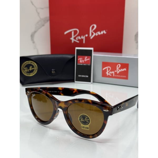 Lentes RAY-BAN — Ref. LF-L217-0038 con el packaging mostrado en la fotografía