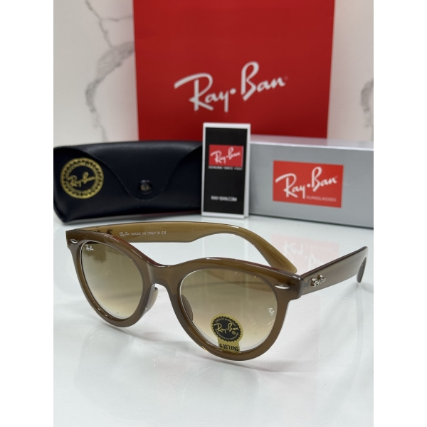 Lentes RAY-BAN — Ref. LF-L217-0039 con el packaging mostrado en la fotografía
