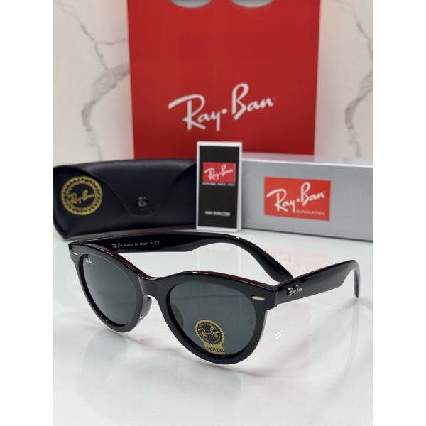 Lentes RAY-BAN — Ref. LF-L217-0041 con el packaging mostrado en la fotografía