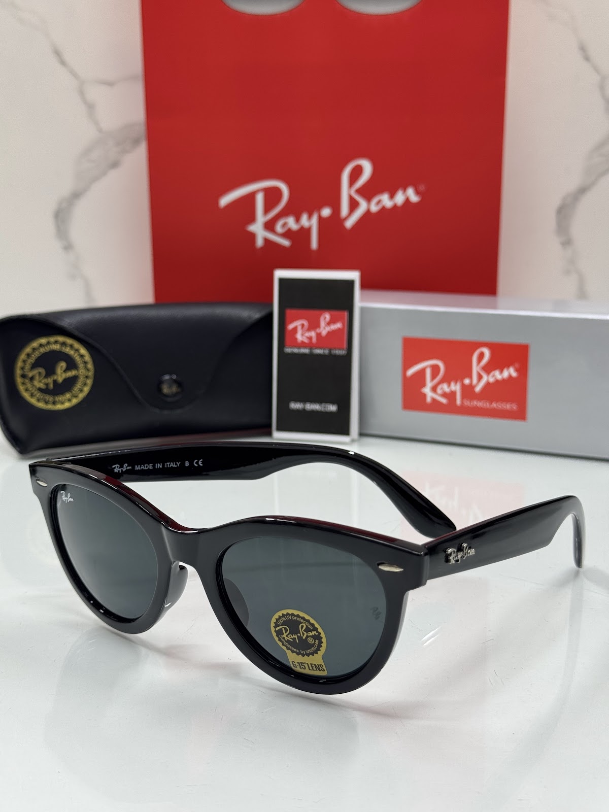Lentes RAY-BAN — Ref. LF-L217-0041 con el packaging mostrado en la fotografía