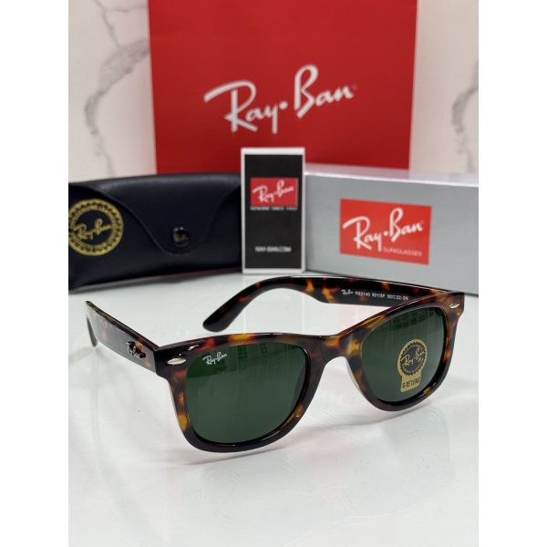 Lentes RAY-BAN — Ref. LF-L217-0045 con el packaging mostrado en la fotografía