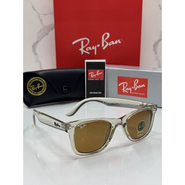 Lentes RAY-BAN — Ref. LF-L217-0047 con el packaging mostrado en la fotografía