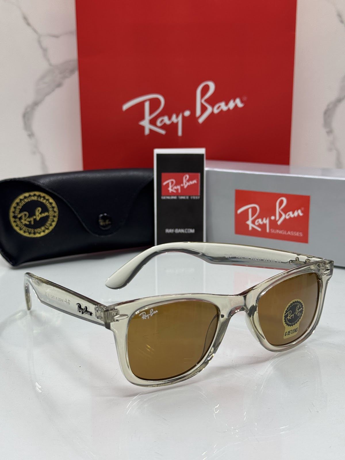 Lentes RAY-BAN — Ref. LF-L217-0047 con el packaging mostrado en la fotografía