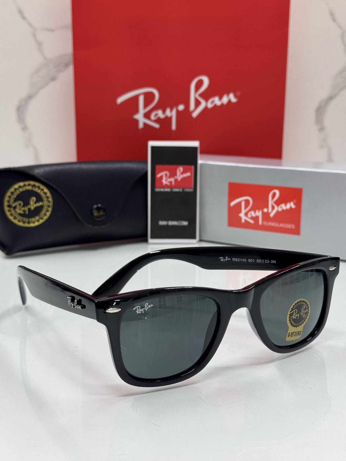 Lentes RAY-BAN — Ref. LF-L217-0050 con el packaging mostrado en la fotografía