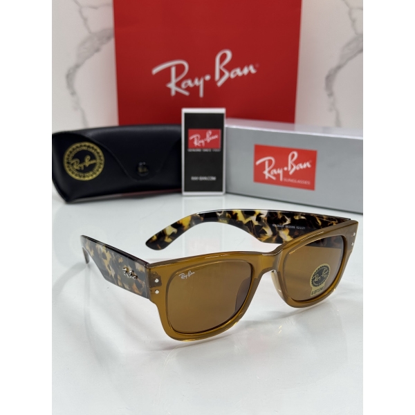 Lentes RAY-BAN — Ref. LF-L217-0055 con el packaging mostrado en la fotografía
