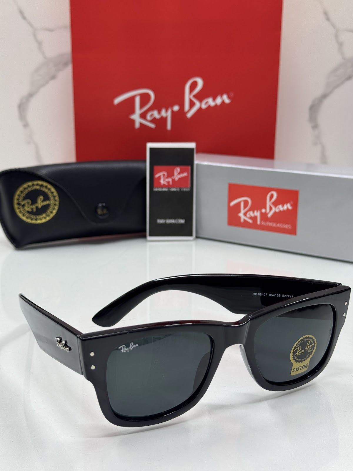 Lentes RAY-BAN — Ref. LF-L217-0058 con el packaging mostrado en la fotografía