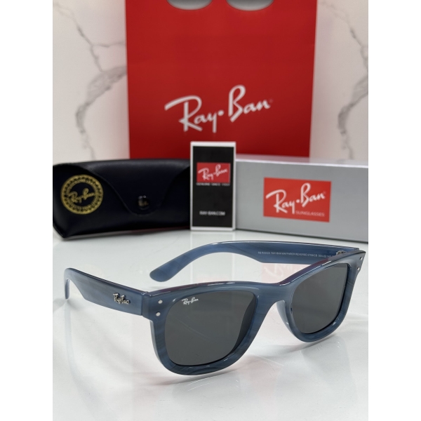 Lentes RAY-BAN — Ref. LF-L217-0067 con el packaging mostrado en la fotografía