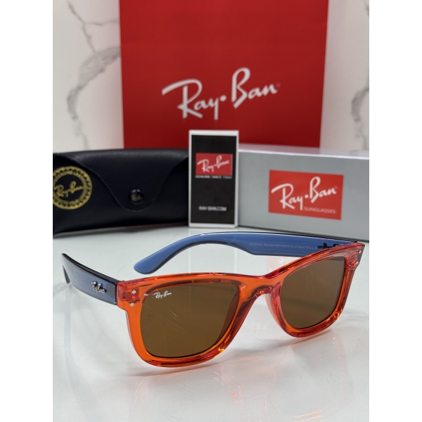 Lentes RAY-BAN — Ref. LF-L217-0068 con el packaging mostrado en la fotografía