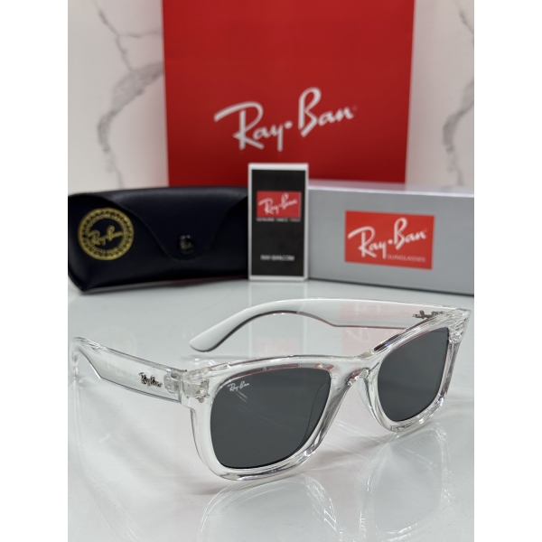 Lentes RAY-BAN — Ref. LF-L217-0071 con el packaging mostrado en la fotografía