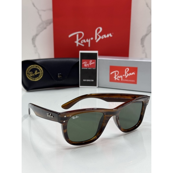 Lentes RAY-BAN — Ref. LF-L217-0072 con el packaging mostrado en la fotografía