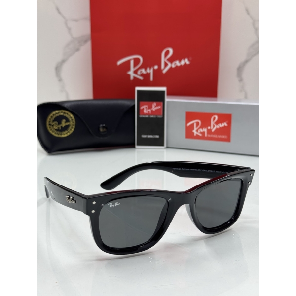 Lentes RAY-BAN — Ref. LF-L217-0073 con el packaging mostrado en la fotografía
