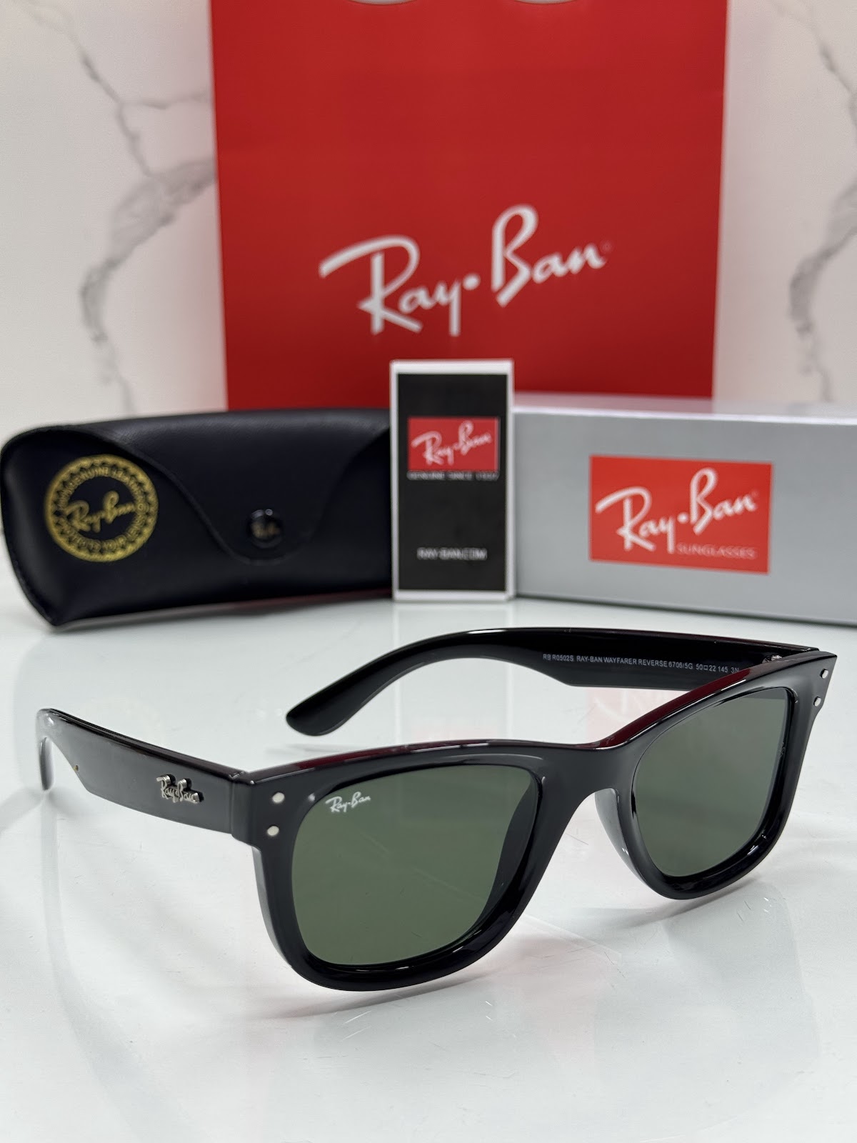 Lentes RAY-BAN — Ref. LF-L217-0074 con el packaging mostrado en la fotografía