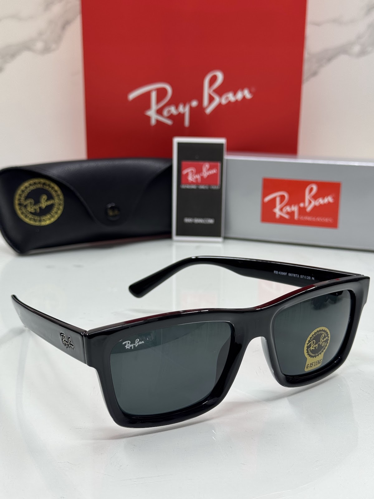 Lentes RAY-BAN — Ref. LF-L217-0099 con el packaging mostrado en la fotografía