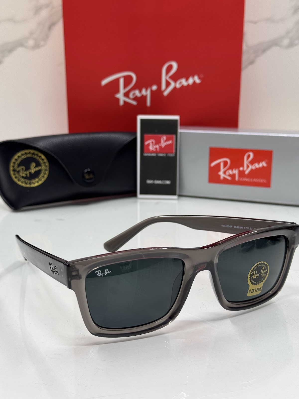 Lentes RAY-BAN — Ref. LF-L217-0101 con el packaging mostrado en la fotografía