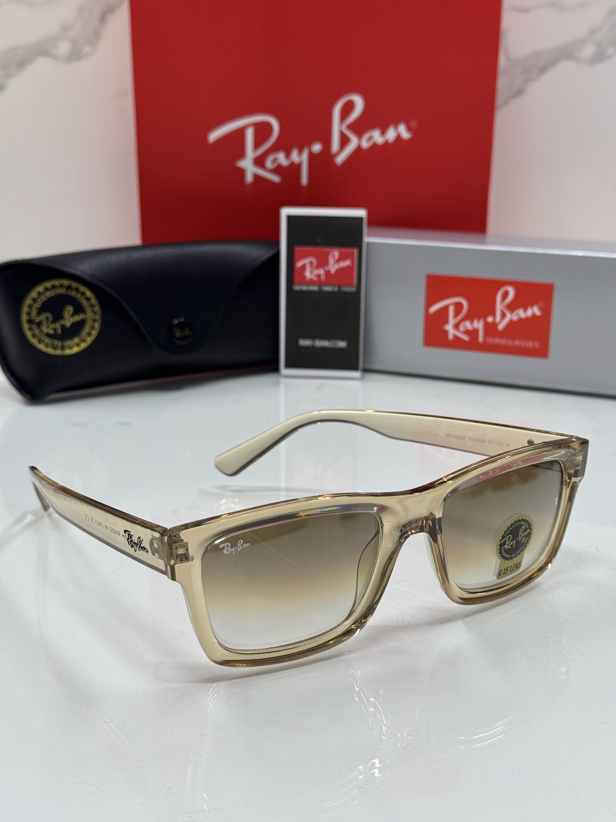 Lentes RAY-BAN — Ref. LF-L217-0103 con el packaging mostrado en la fotografía