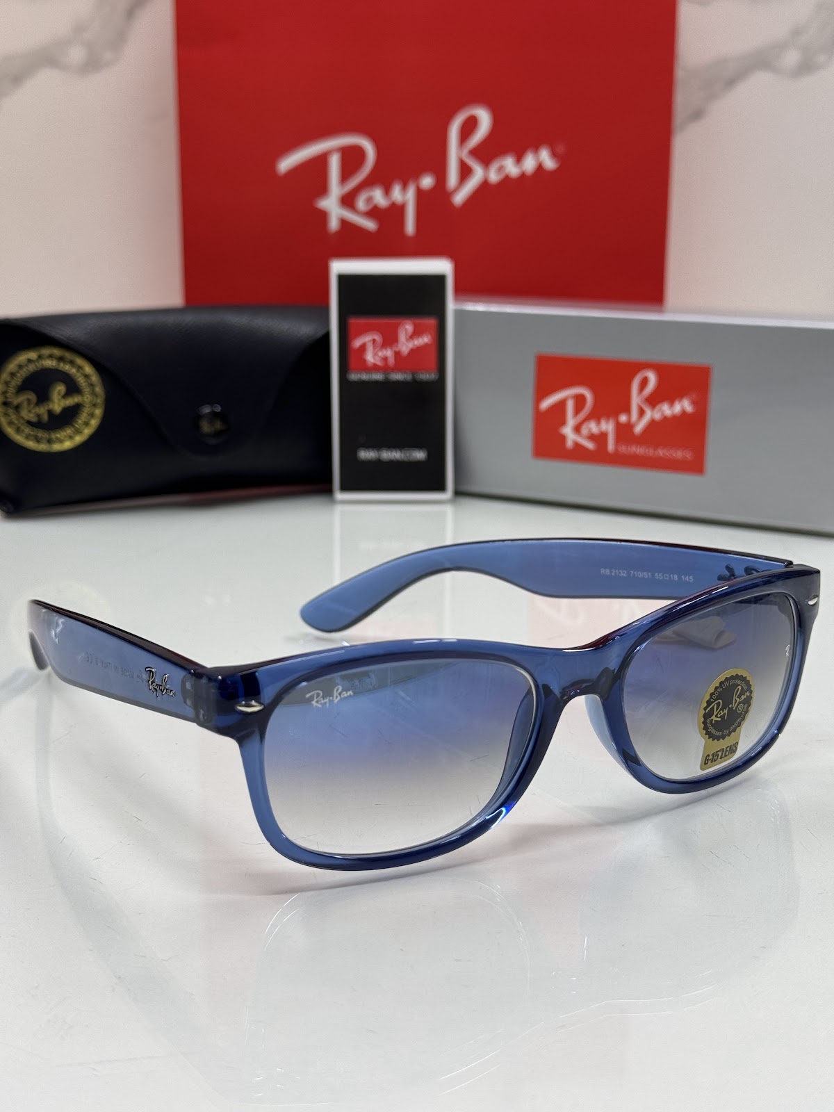 Lentes RAY-BAN — Ref. LF-L217-0115 con el packaging mostrado en la fotografía
