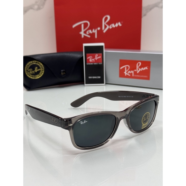 Lentes RAY-BAN — Ref. LF-L217-0117 con el packaging mostrado en la fotografía