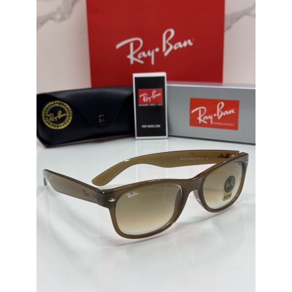 Lentes RAY-BAN — Ref. LF-L217-0118 con el packaging mostrado en la fotografía