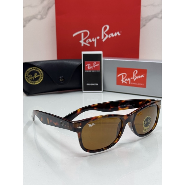 Lentes RAY-BAN — Ref. LF-L217-0121 con el packaging mostrado en la fotografía