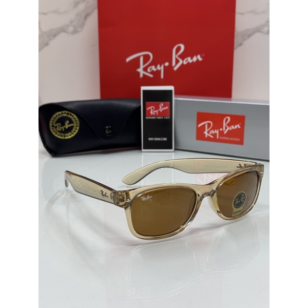 Lentes RAY-BAN — Ref. LF-L217-0122 con el packaging mostrado en la fotografía