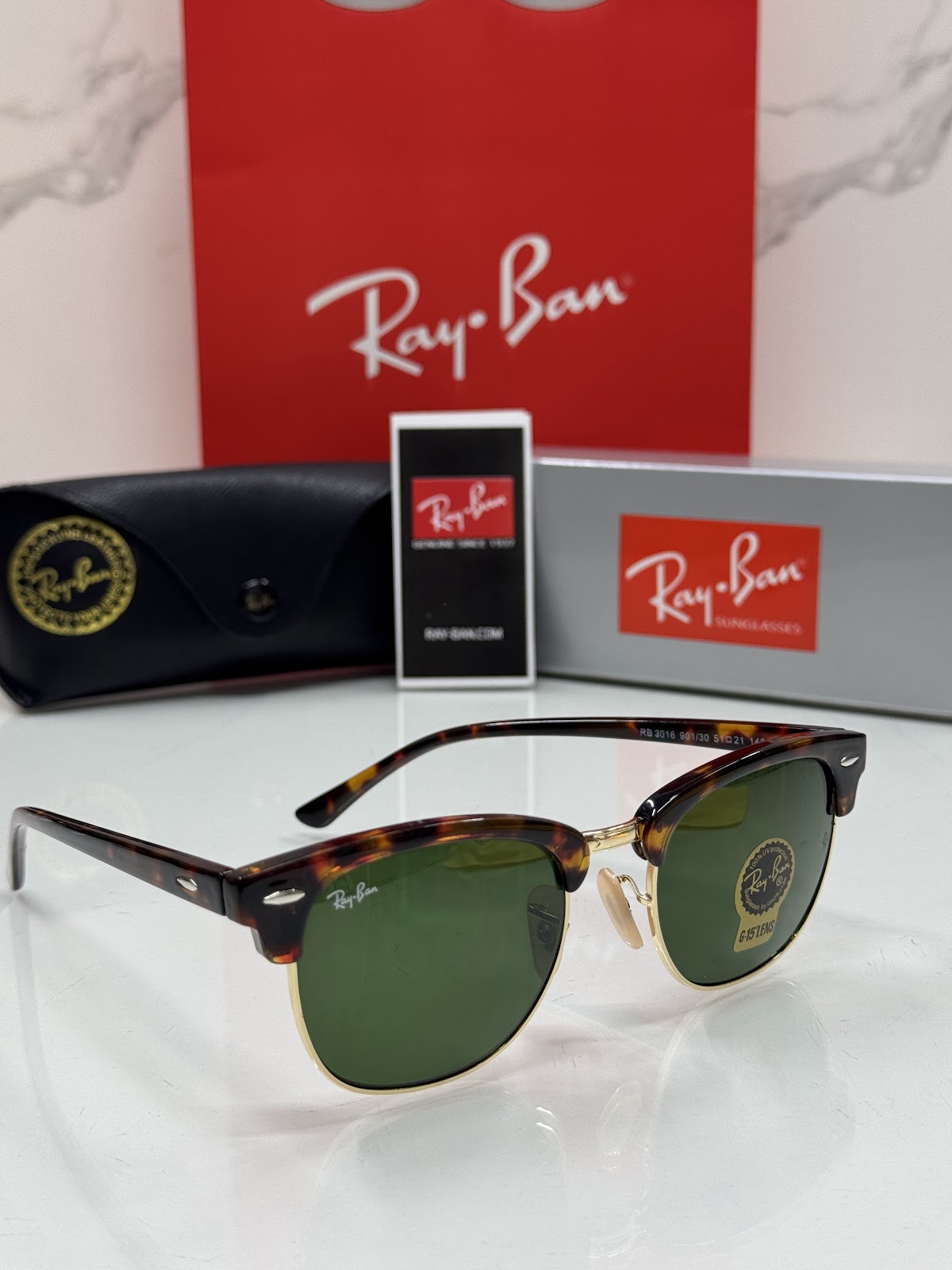 Lentes RAY-BAN — Ref. LF-L217-0123 con el packaging mostrado en la fotografía