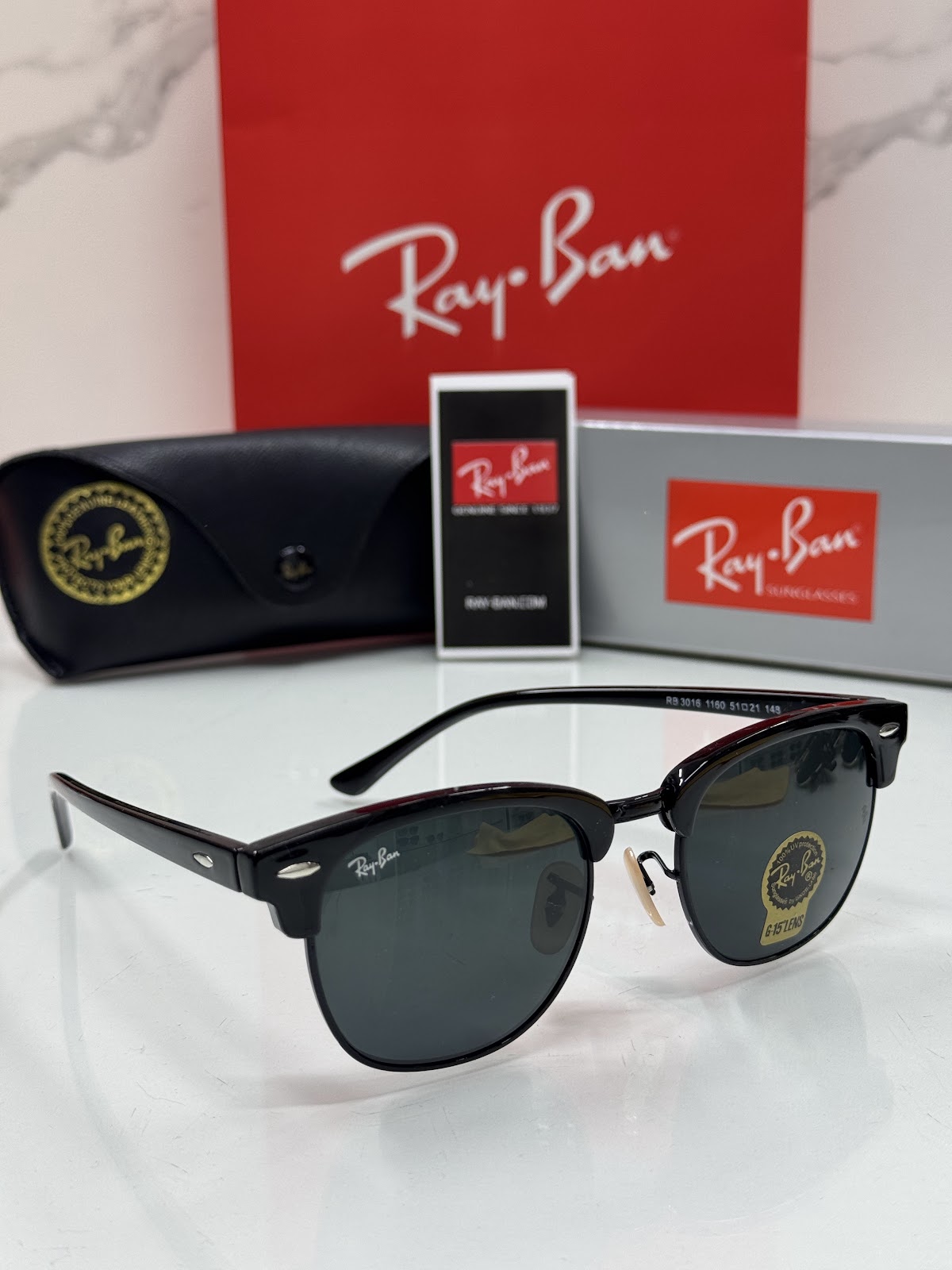 Lentes RAY-BAN — Ref. LF-L217-0128 con el packaging mostrado en la fotografía
