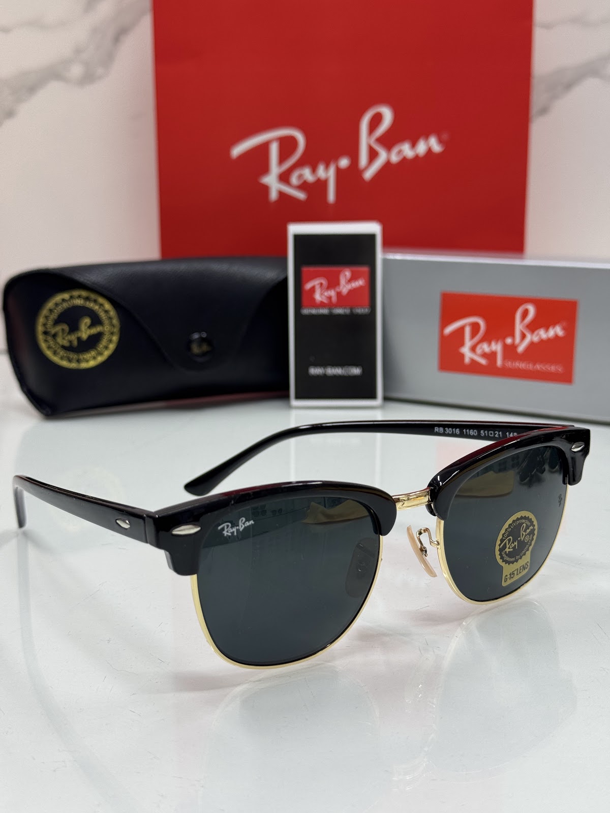 Lentes RAY-BAN — Ref. LF-L217-0129 con el packaging mostrado en la fotografía