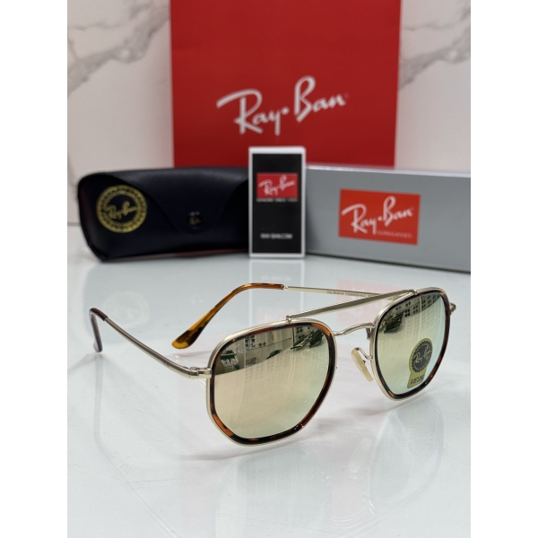 Lentes RAY-BAN — Ref. LF-L217-0132 con el packaging mostrado en la fotografía