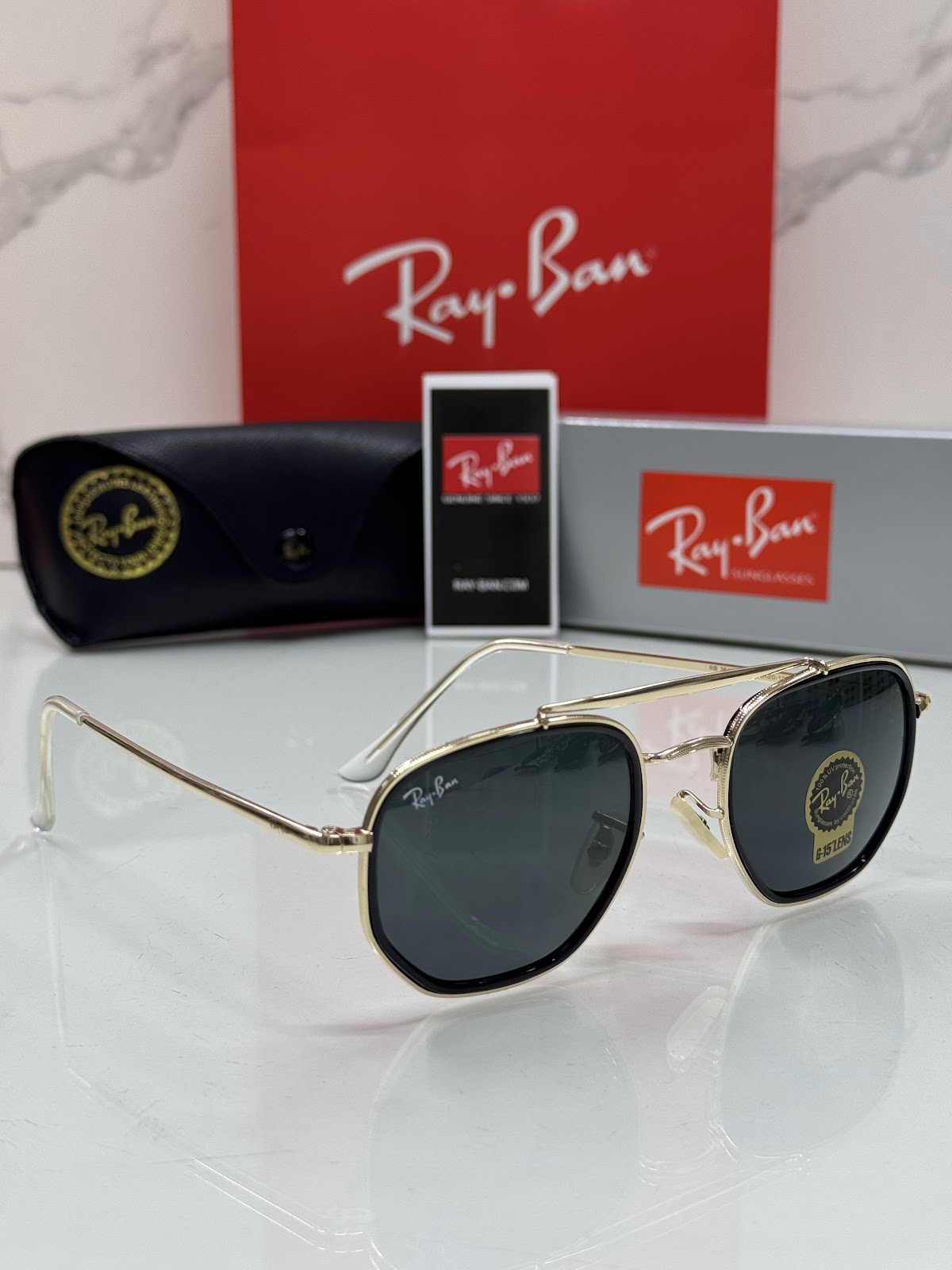 Lentes RAY-BAN — Ref. LF-L217-0135 con el packaging mostrado en la fotografía