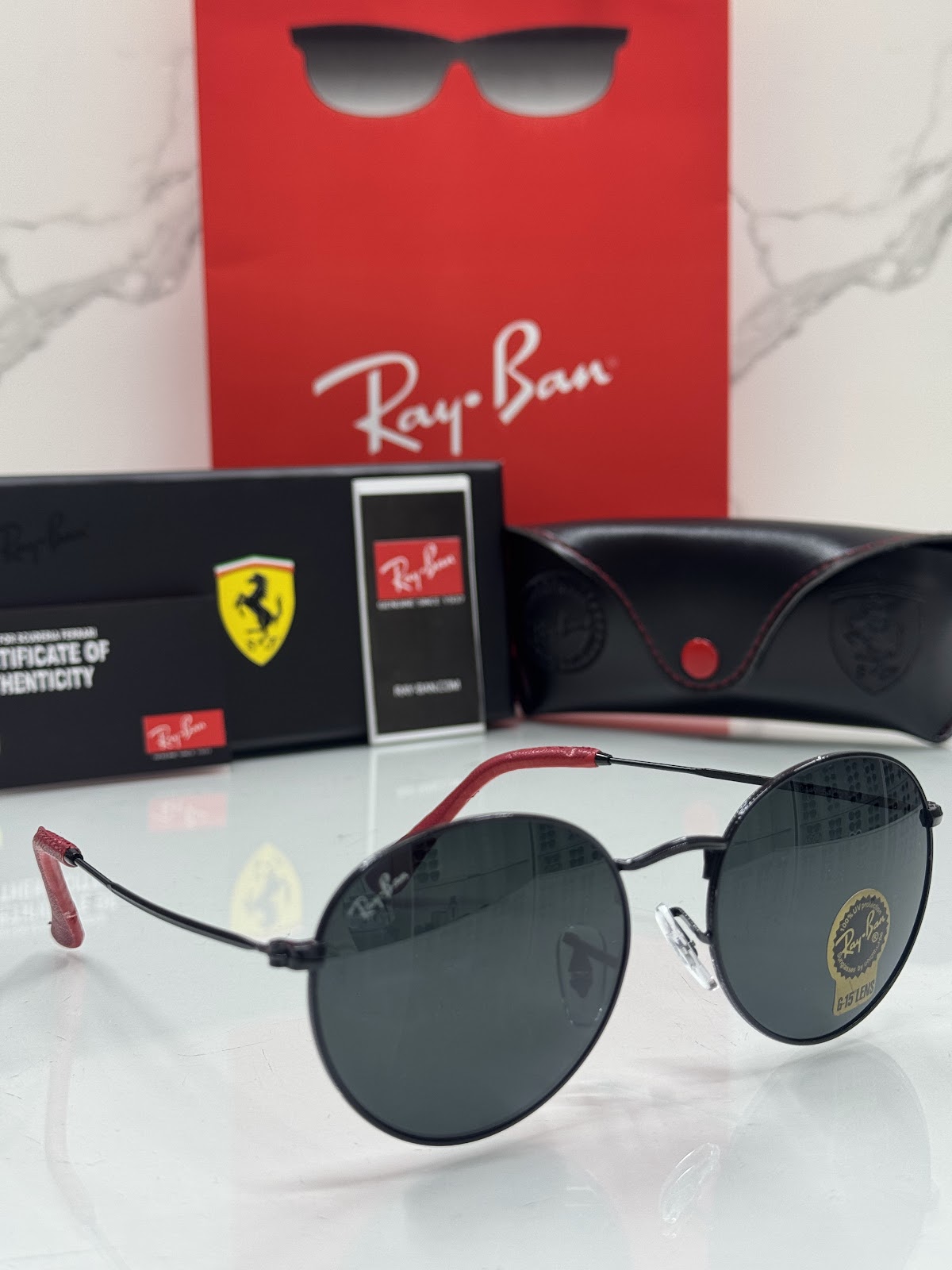 Lentes RAY-BAN — Ref. LF-L217-0140 con el packaging mostrado en la fotografía