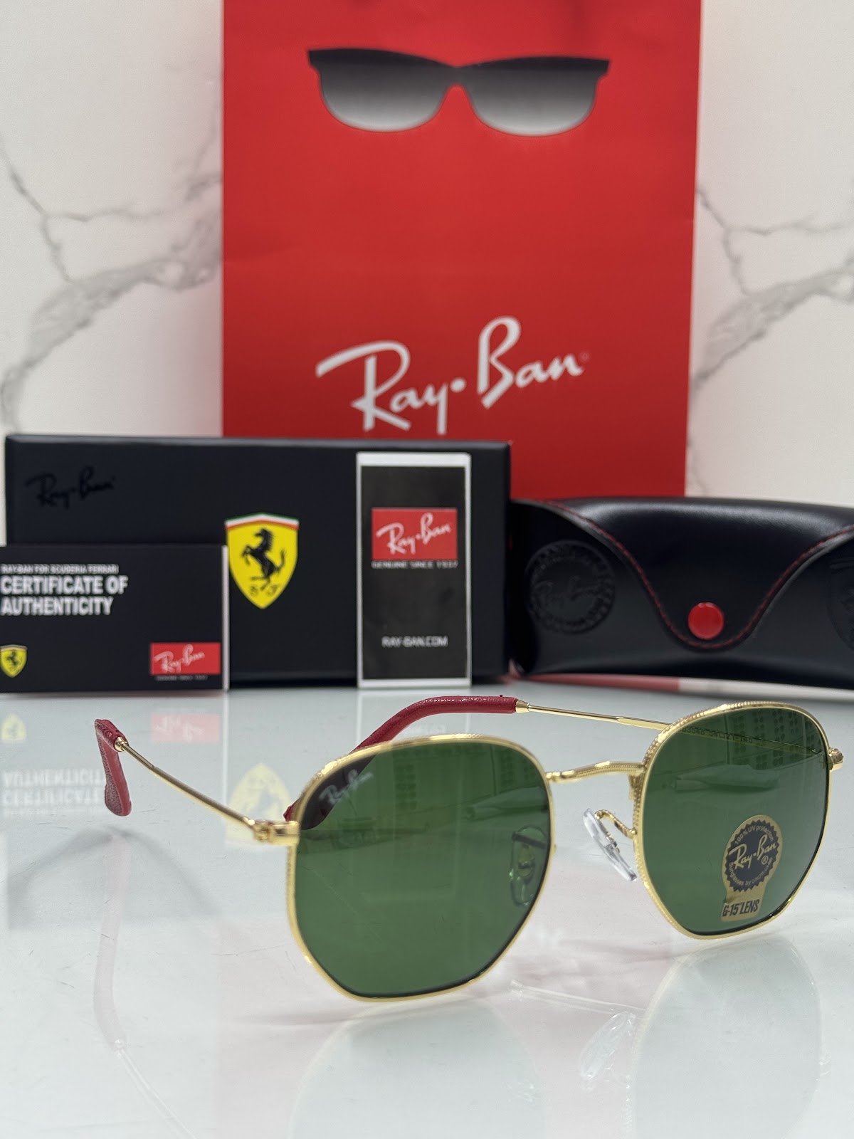 Lentes RAY-BAN — Ref. LF-L217-0145 con el packaging mostrado en la fotografía