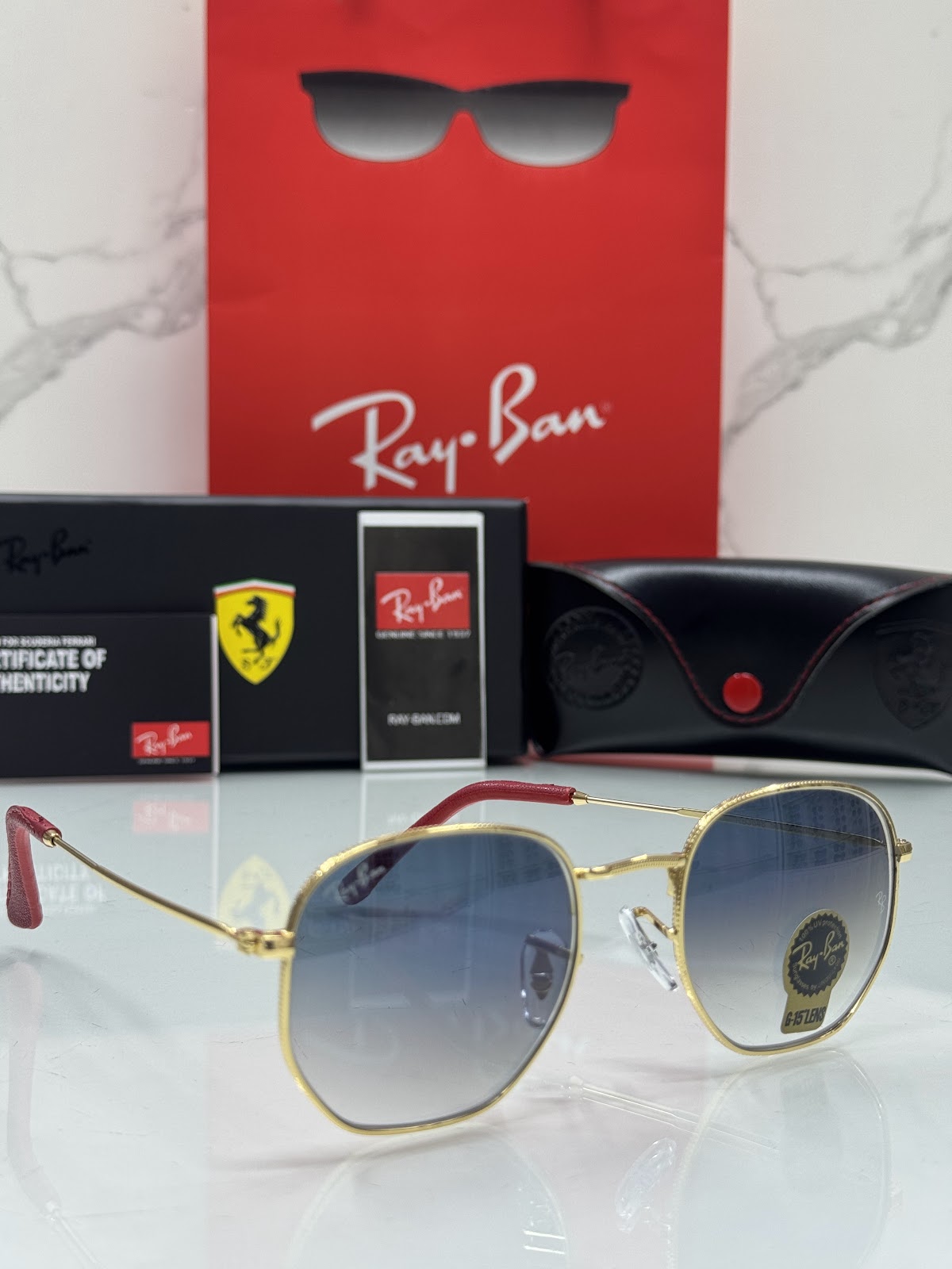 Lentes RAY-BAN — Ref. LF-L217-0148 con el packaging mostrado en la fotografía