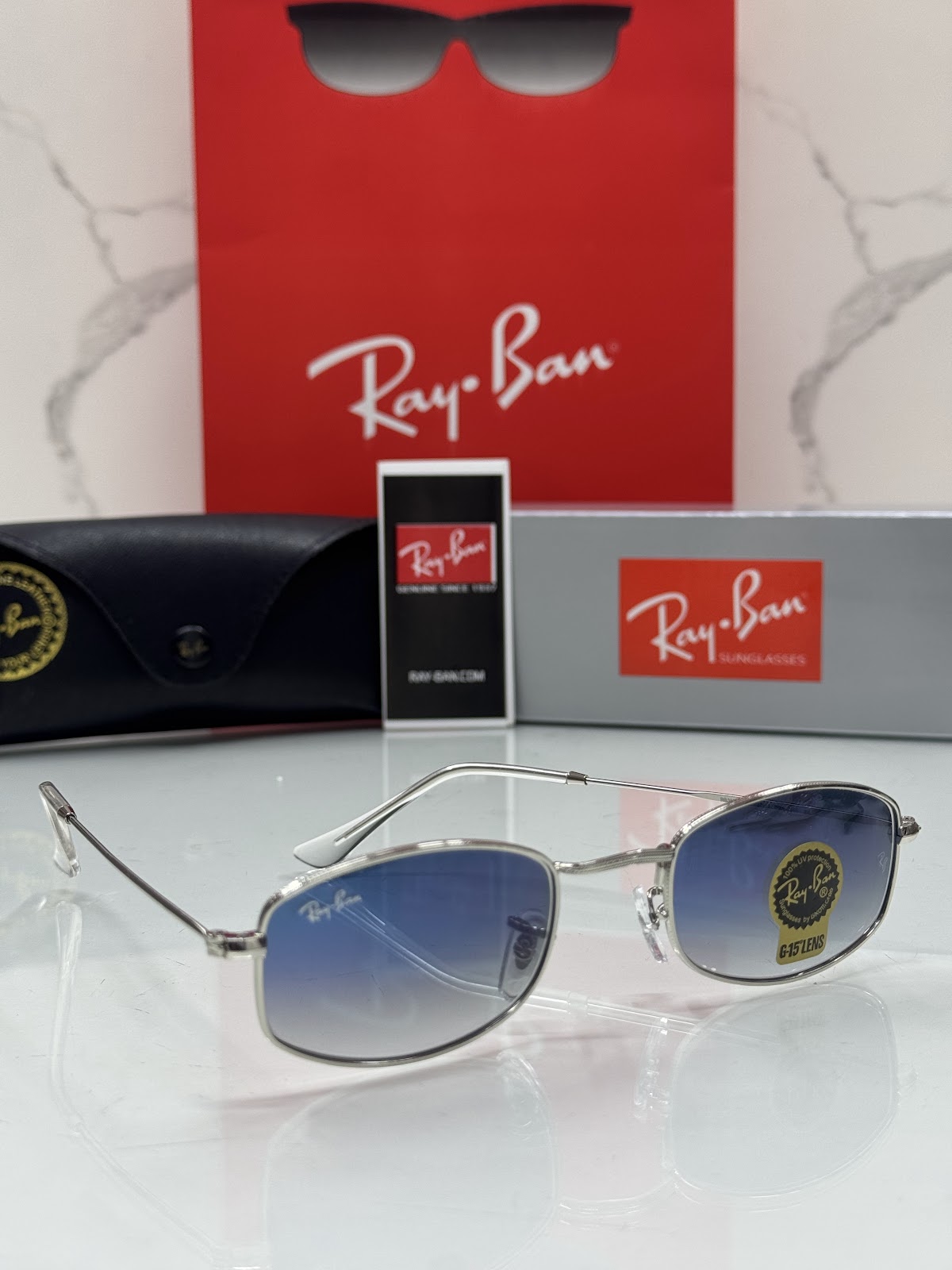 Lentes RAY-BAN — Ref. LF-L217-0164 con el packaging mostrado en la fotografía