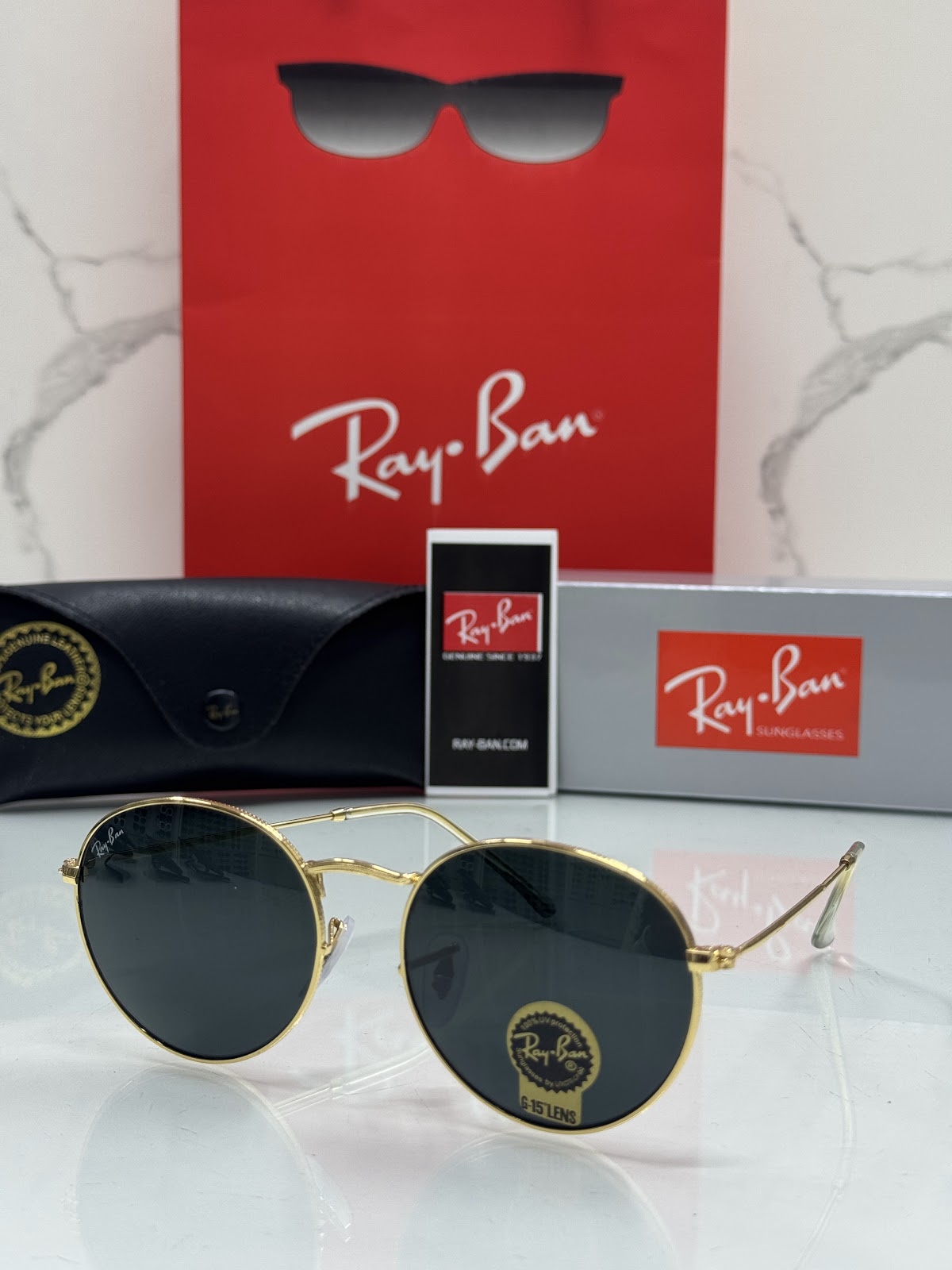 Lentes RAY-BAN — Ref. LF-L217-0182 con el packaging mostrado en la fotografía