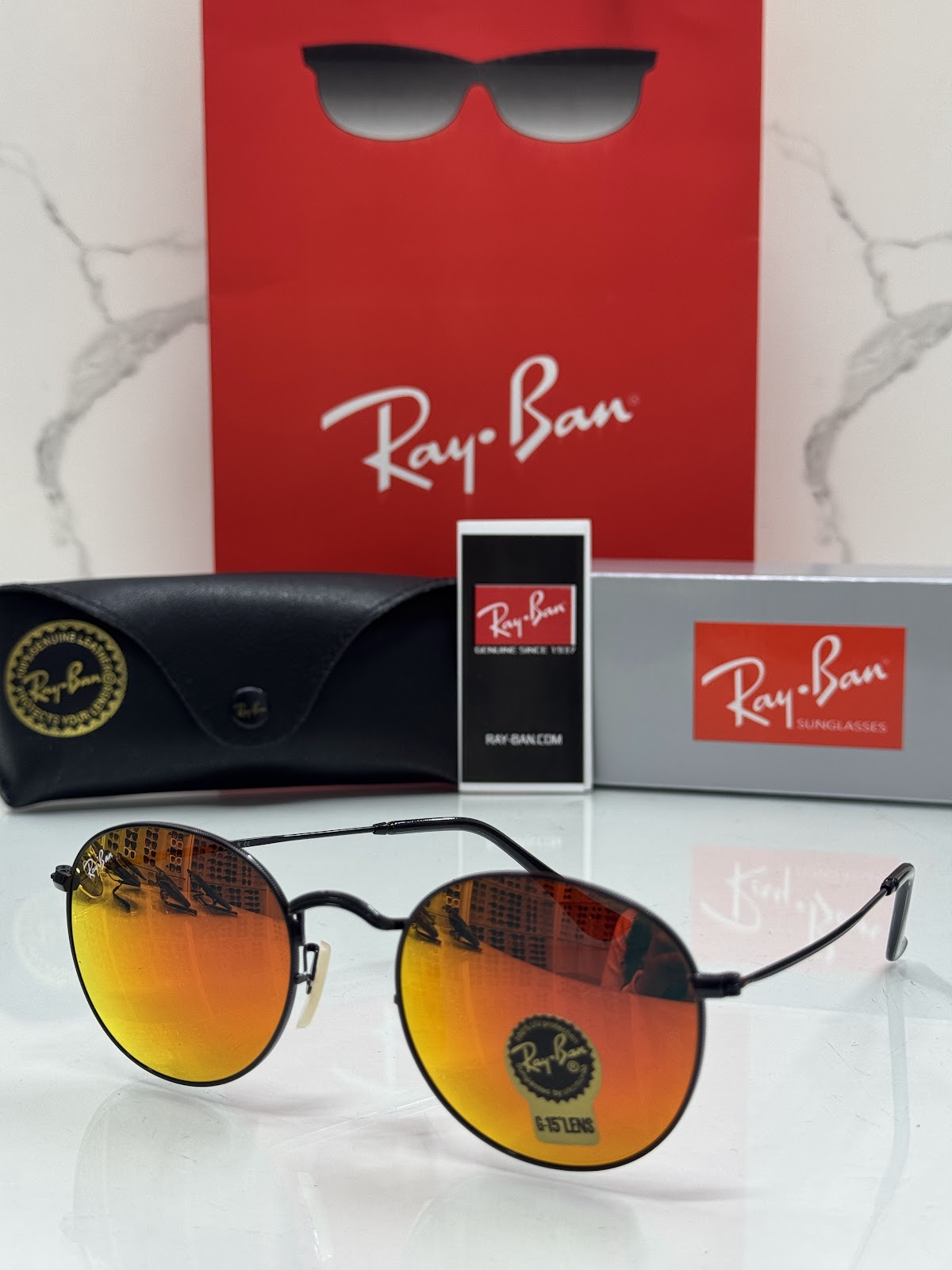 Lentes RAY-BAN — Ref. LF-L217-0184 con el packaging mostrado en la fotografía