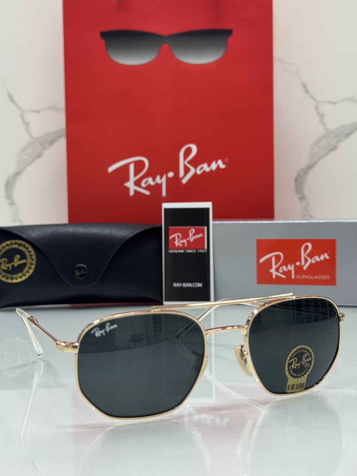 Lentes RAY-BAN — Ref. LF-L217-0185 con el packaging mostrado en la fotografía