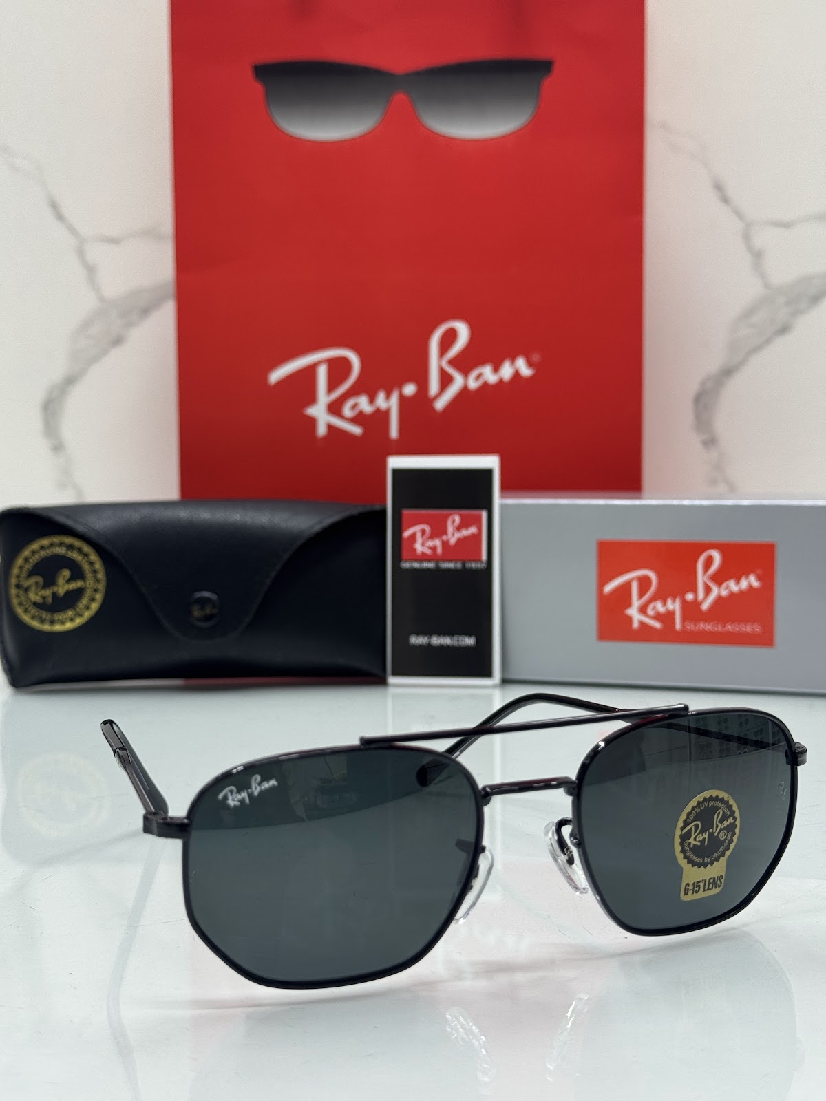 Lentes RAY-BAN — Ref. LF-L217-0188 con el packaging mostrado en la fotografía