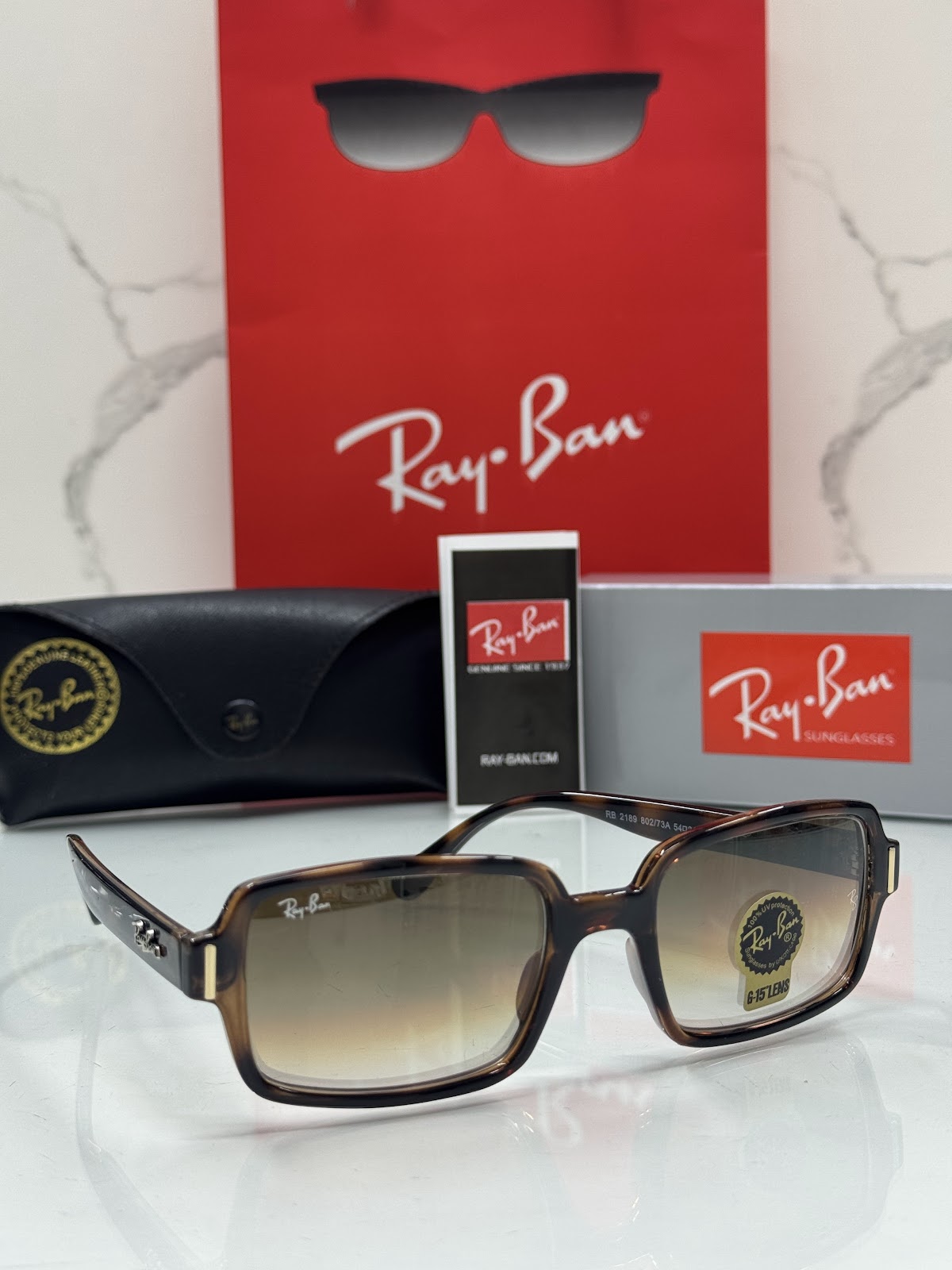 Lentes RAY-BAN — Ref. LF-L217-0192 con el packaging mostrado en la fotografía