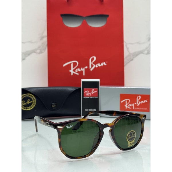 Lentes RAY-BAN — Ref. LF-L217-0212 con el packaging mostrado en la fotografía