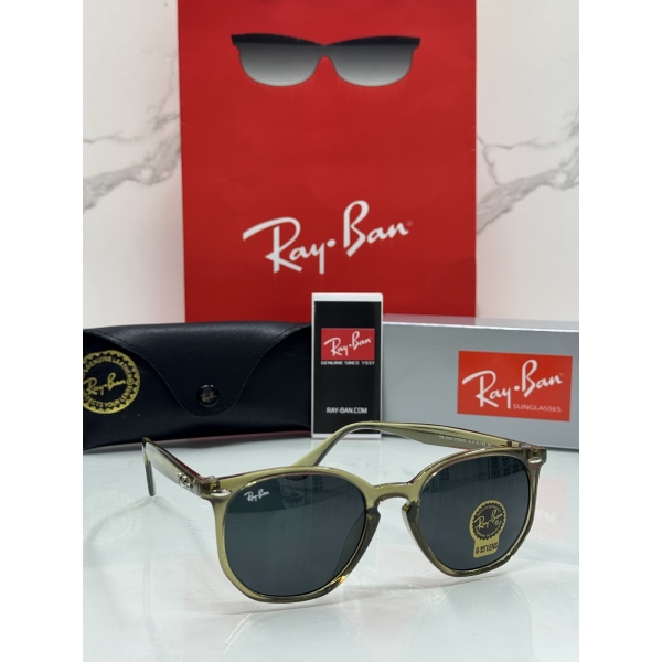 Lentes RAY-BAN — Ref. LF-L217-0213 con el packaging mostrado en la fotografía
