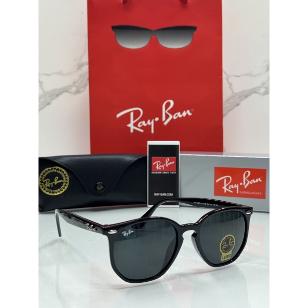Lentes RAY-BAN — Ref. LF-L217-0214 con el packaging mostrado en la fotografía