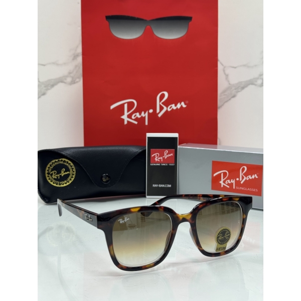 Lentes RAY-BAN — Ref. LF-L217-0221 con el packaging mostrado en la fotografía